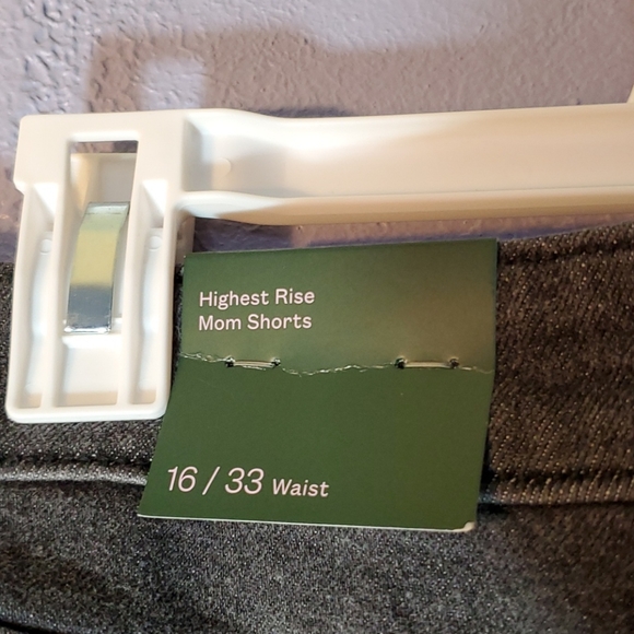 Wild fable, size 16/33 waist, Black Denim shorts - Picture 3 of 5